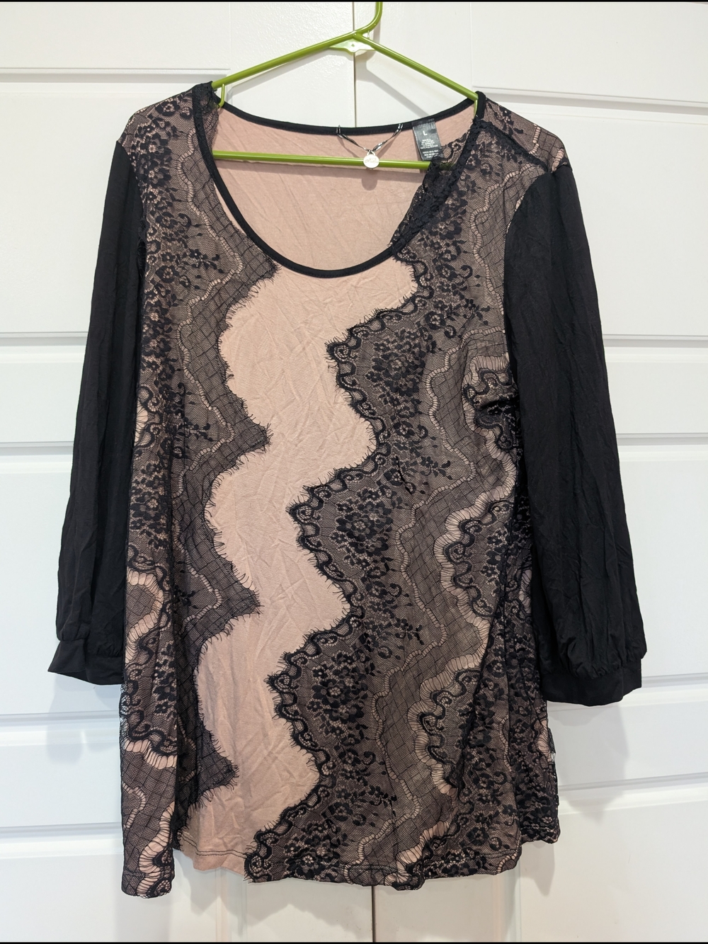 BKE Boutique Lace Overlay Long Sleeve Top | Black/Blush | Size L | NWOT